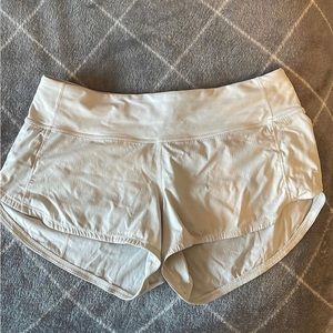 Lululemon Hotty Hot Low-Rise Lined Short